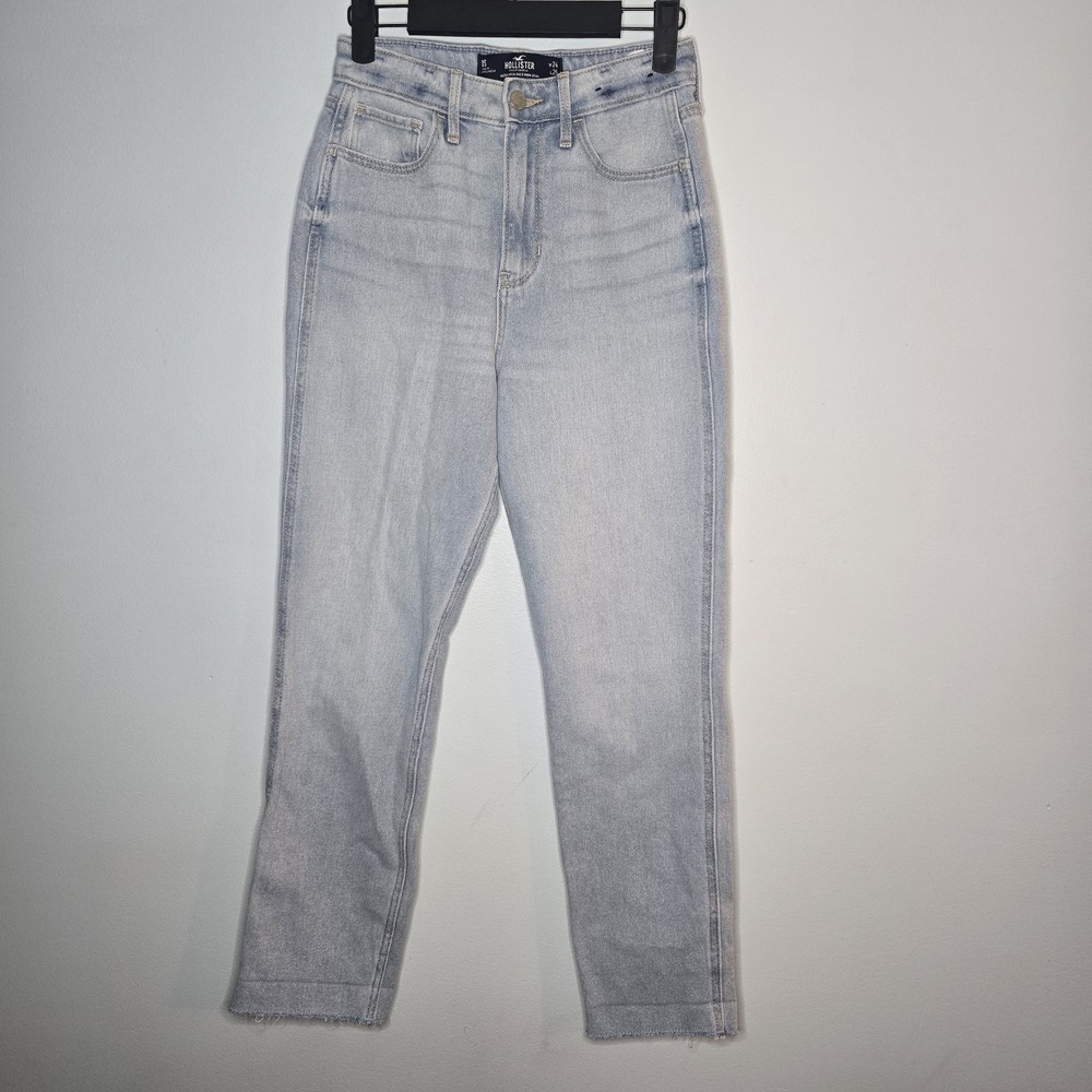 Hollister Ultra High Rise Mom Jean NWT 0S 24 Lightwash